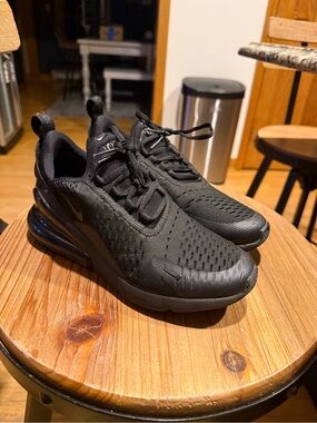 Nike Air Max 270 Size 5.5 Black Sneakers